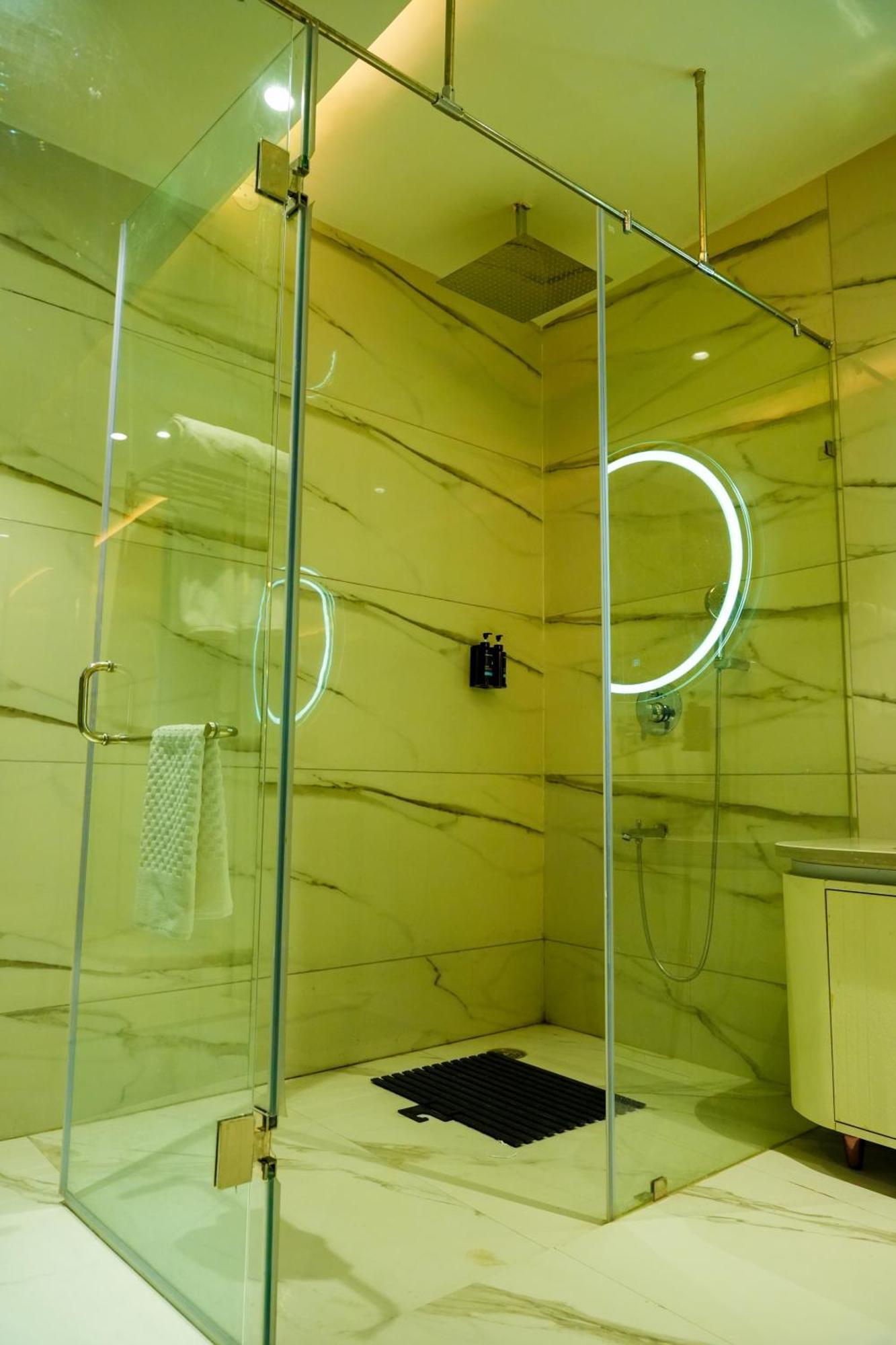 Gajraula Hotel Adsan Heights מראה חיצוני תמונה
