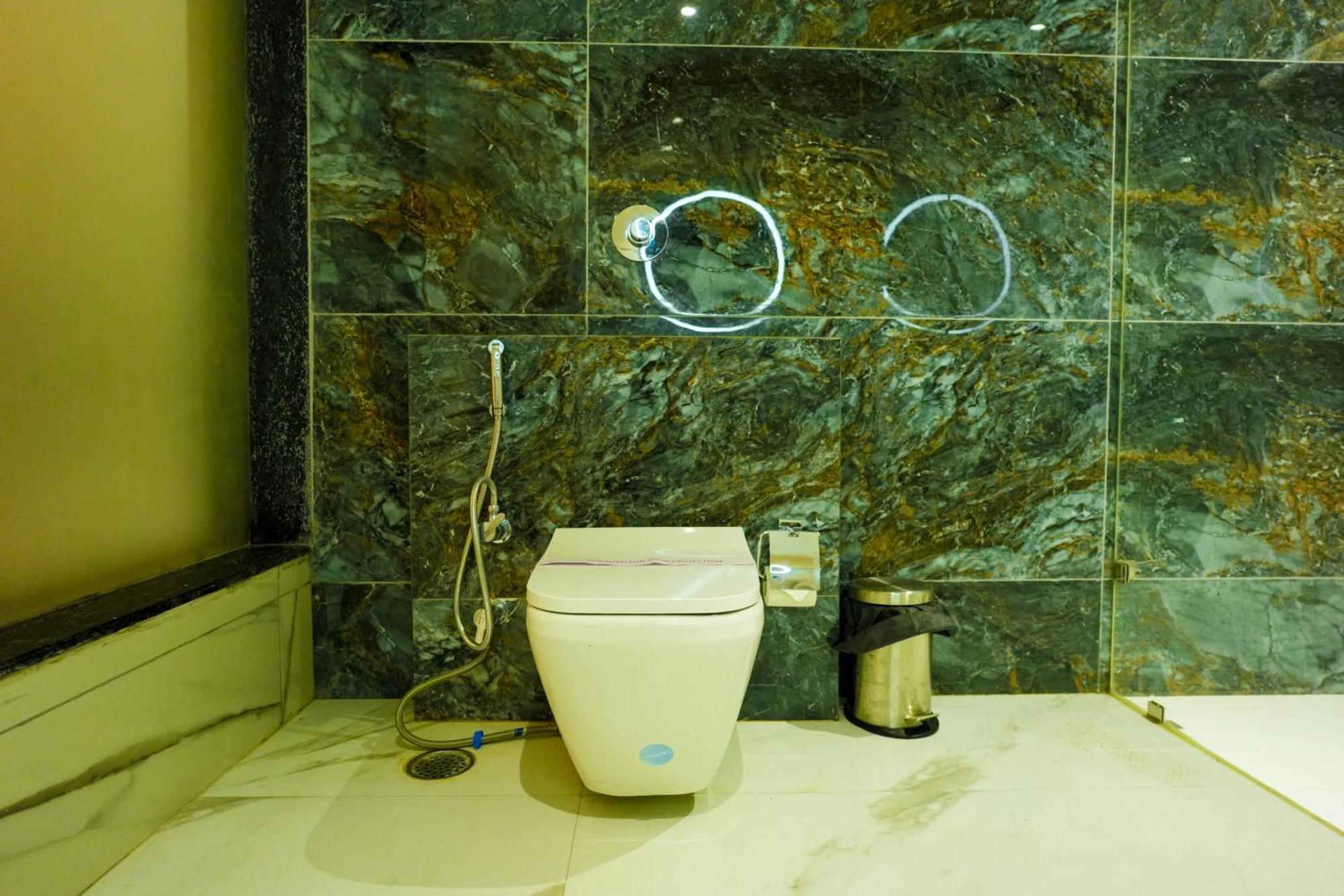 Gajraula Hotel Adsan Heights מראה חיצוני תמונה