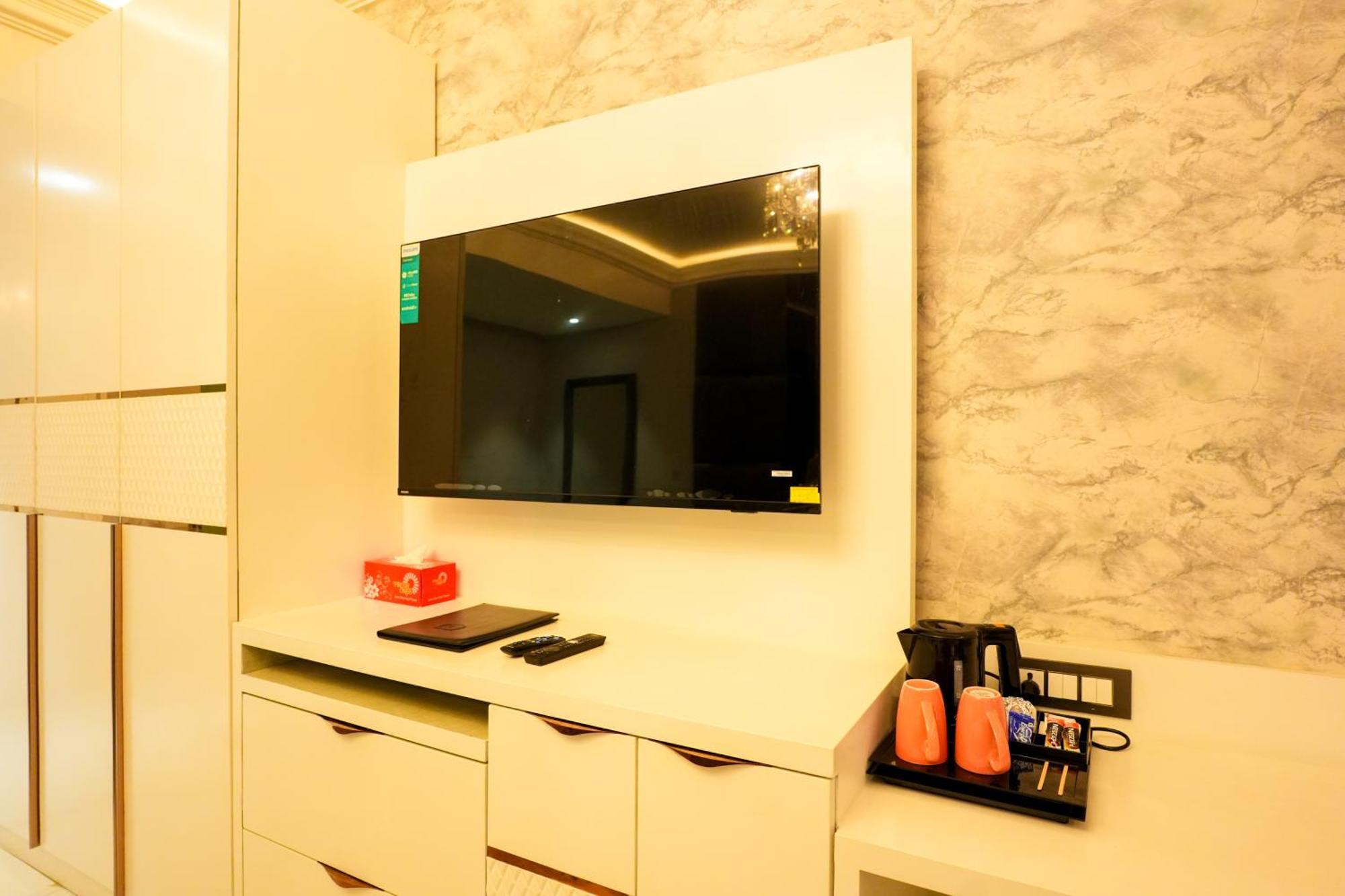 Gajraula Hotel Adsan Heights מראה חיצוני תמונה