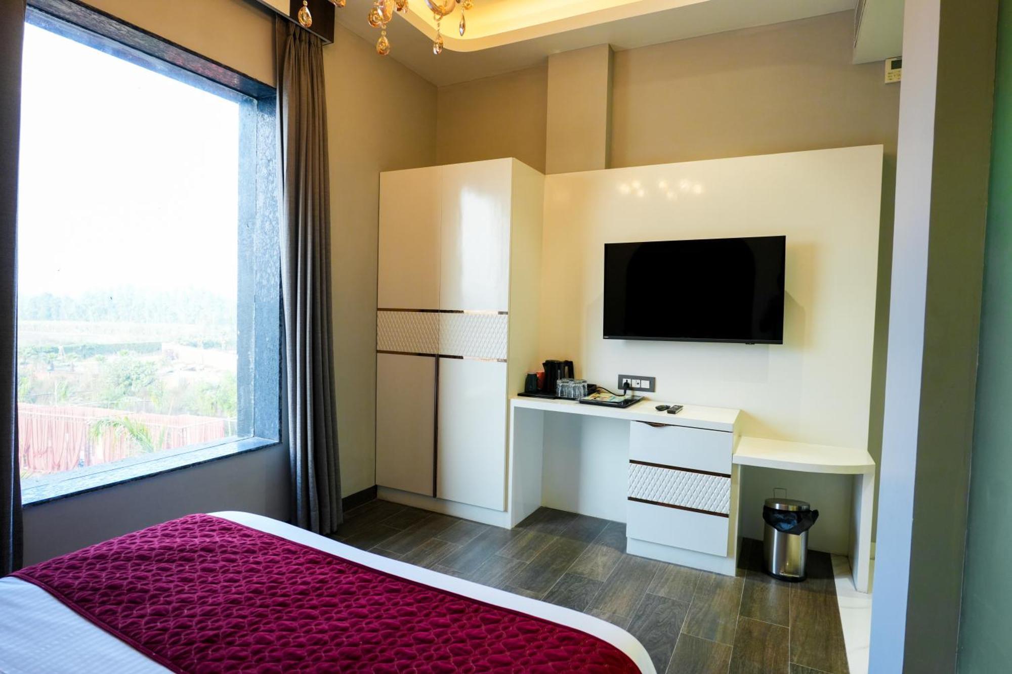 Gajraula Hotel Adsan Heights מראה חיצוני תמונה