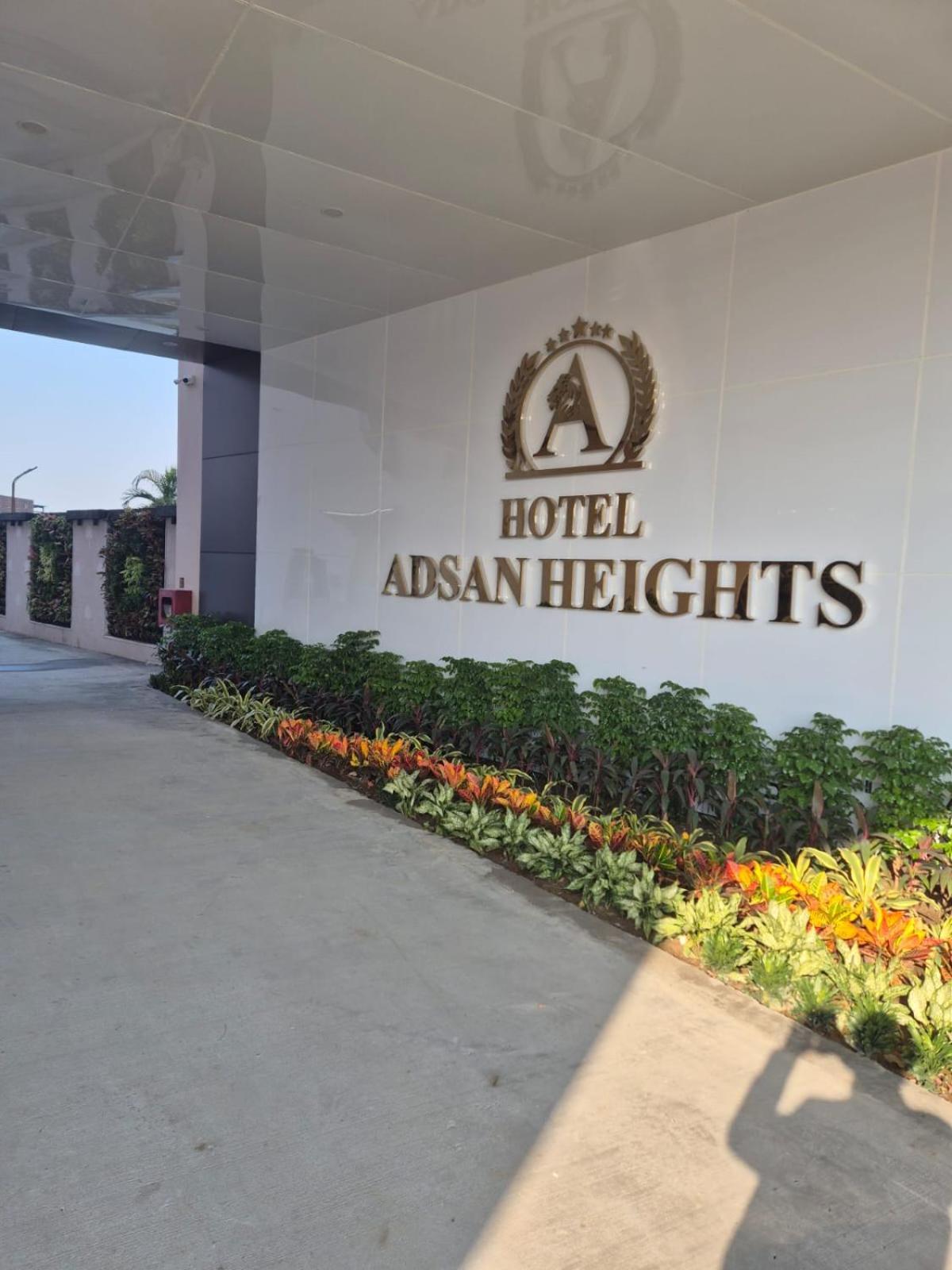 Gajraula Hotel Adsan Heights מראה חיצוני תמונה